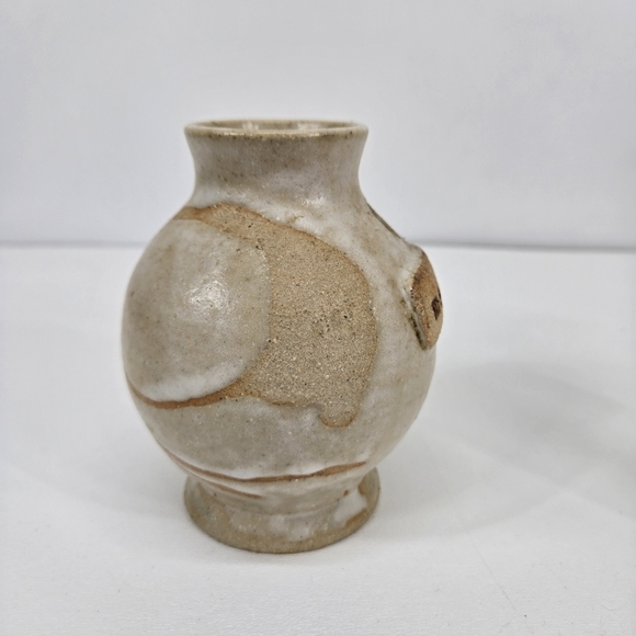 Small Vintage Ceramic m&m JAR Beige Tan Ash Glazed Pottery Vessel Vase W/ Hole - Picture 11 of 17